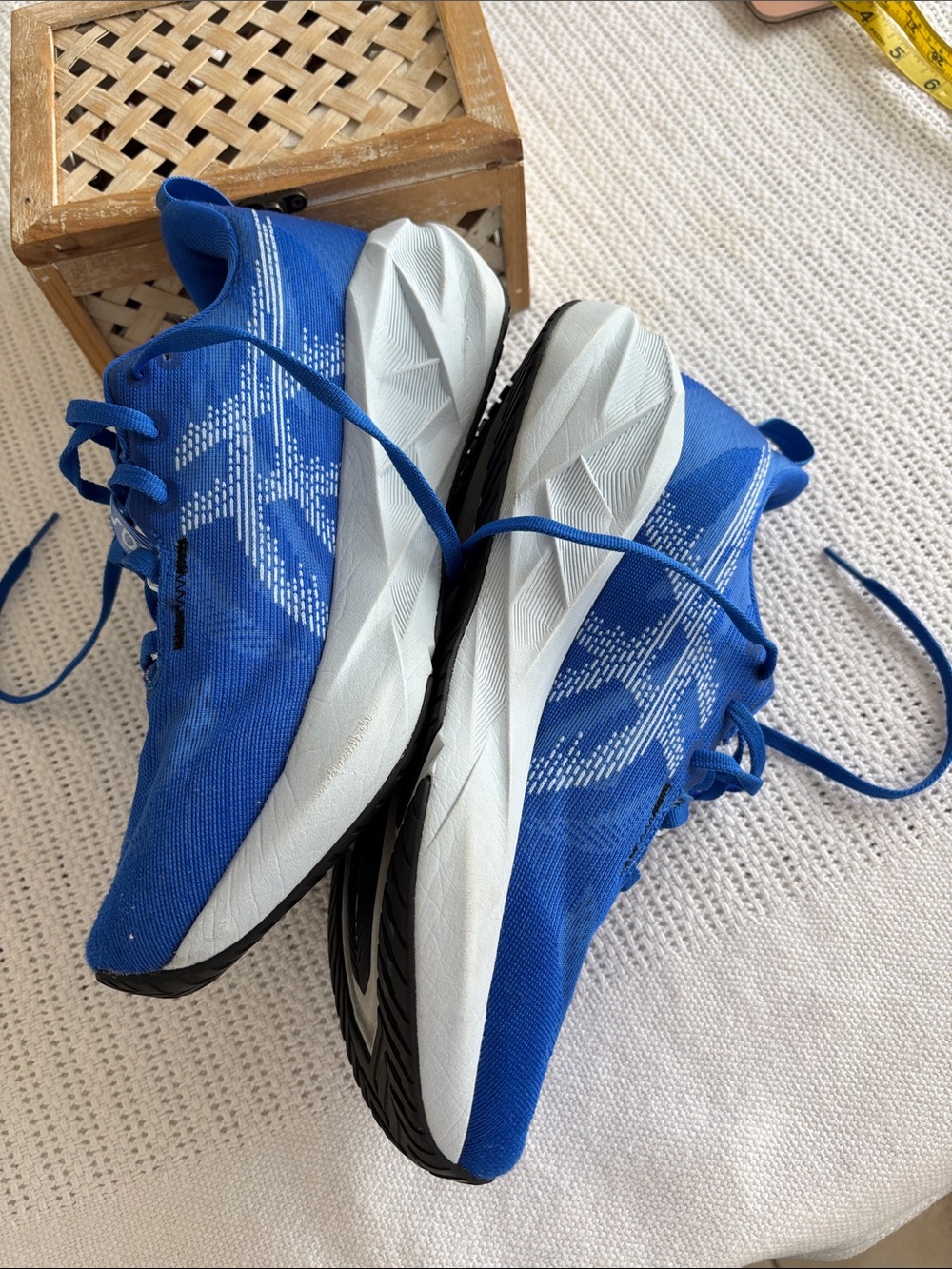 Asics Novablast Men's Bright Blue Lightweight Running Trainers - Picture 7 of 9